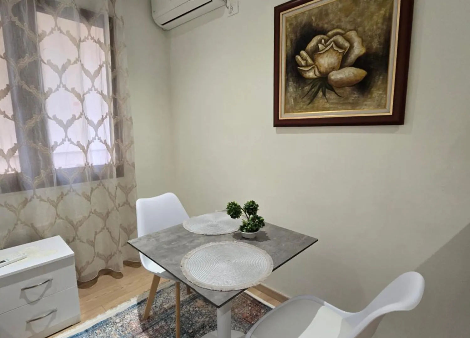 Dani'S Studio Tirana 0*,